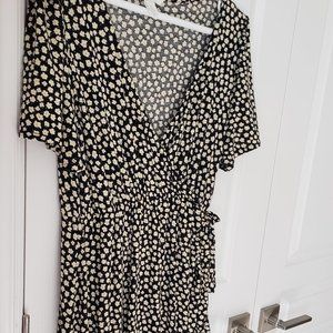 Maternity wrap dress